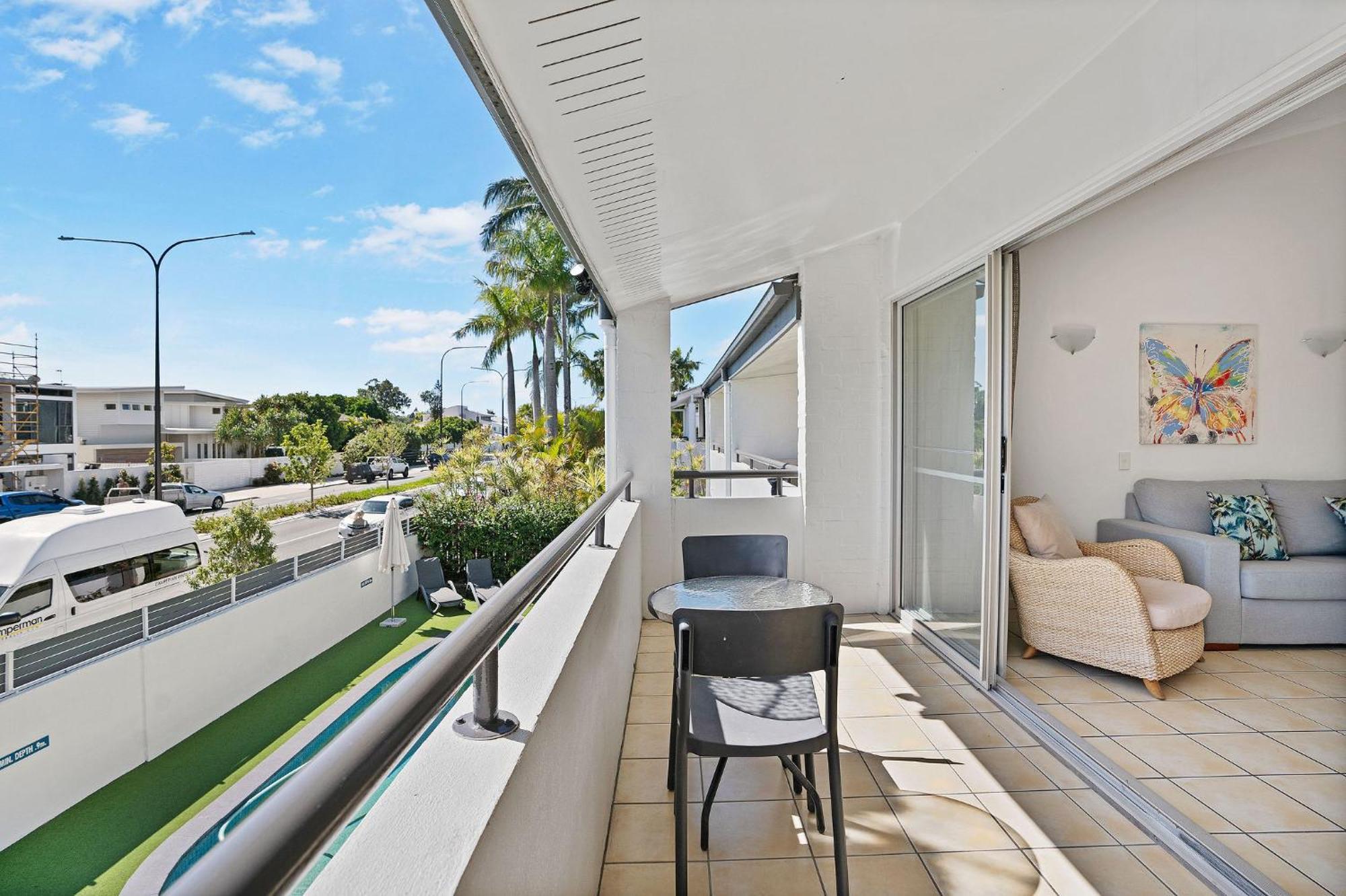 Noosa Parade Holiday Inn מראה חיצוני תמונה