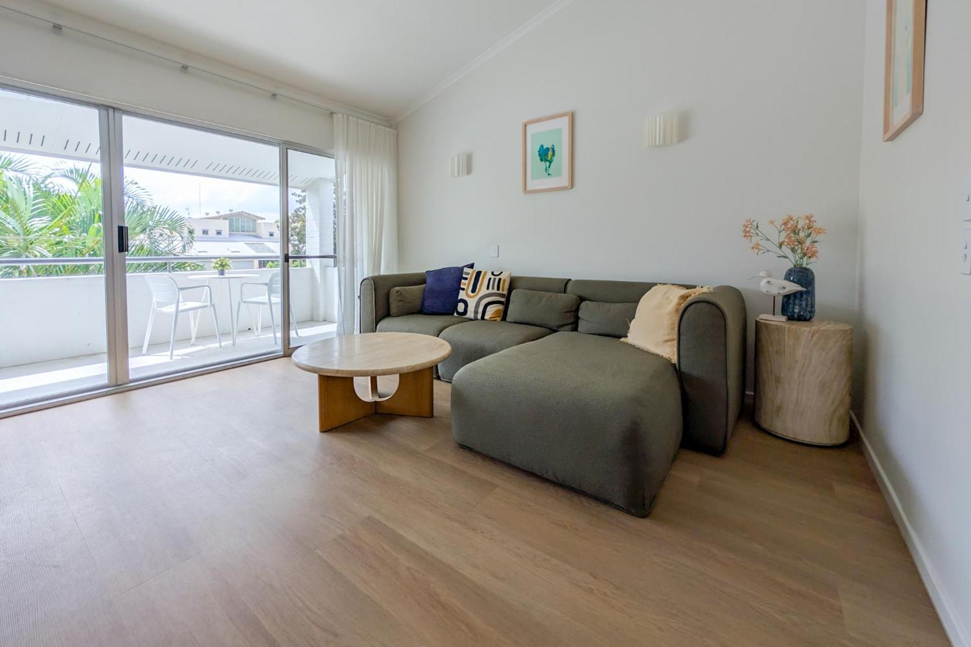 Noosa Parade Holiday Inn מראה חיצוני תמונה