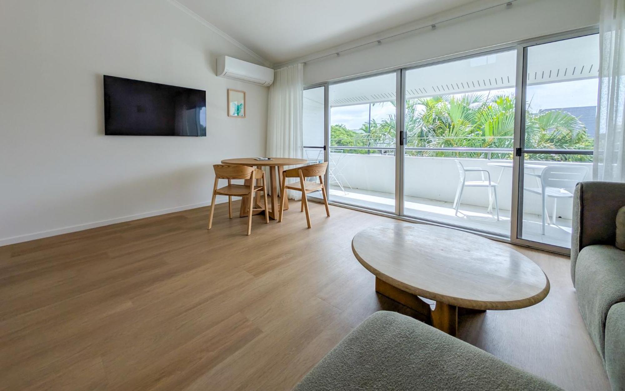 Noosa Parade Holiday Inn מראה חיצוני תמונה
