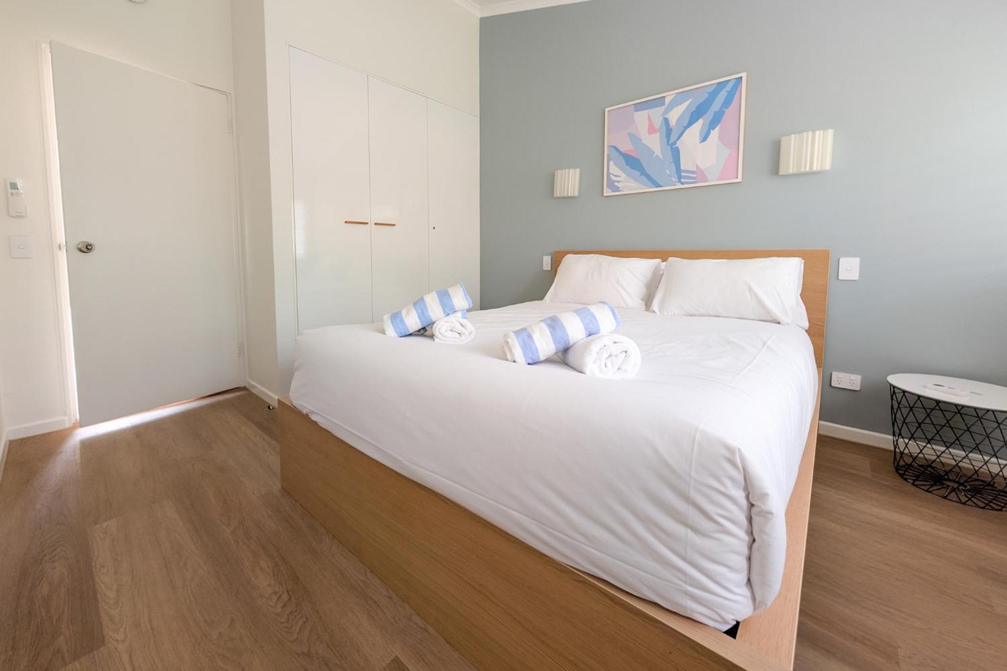 Noosa Parade Holiday Inn מראה חיצוני תמונה