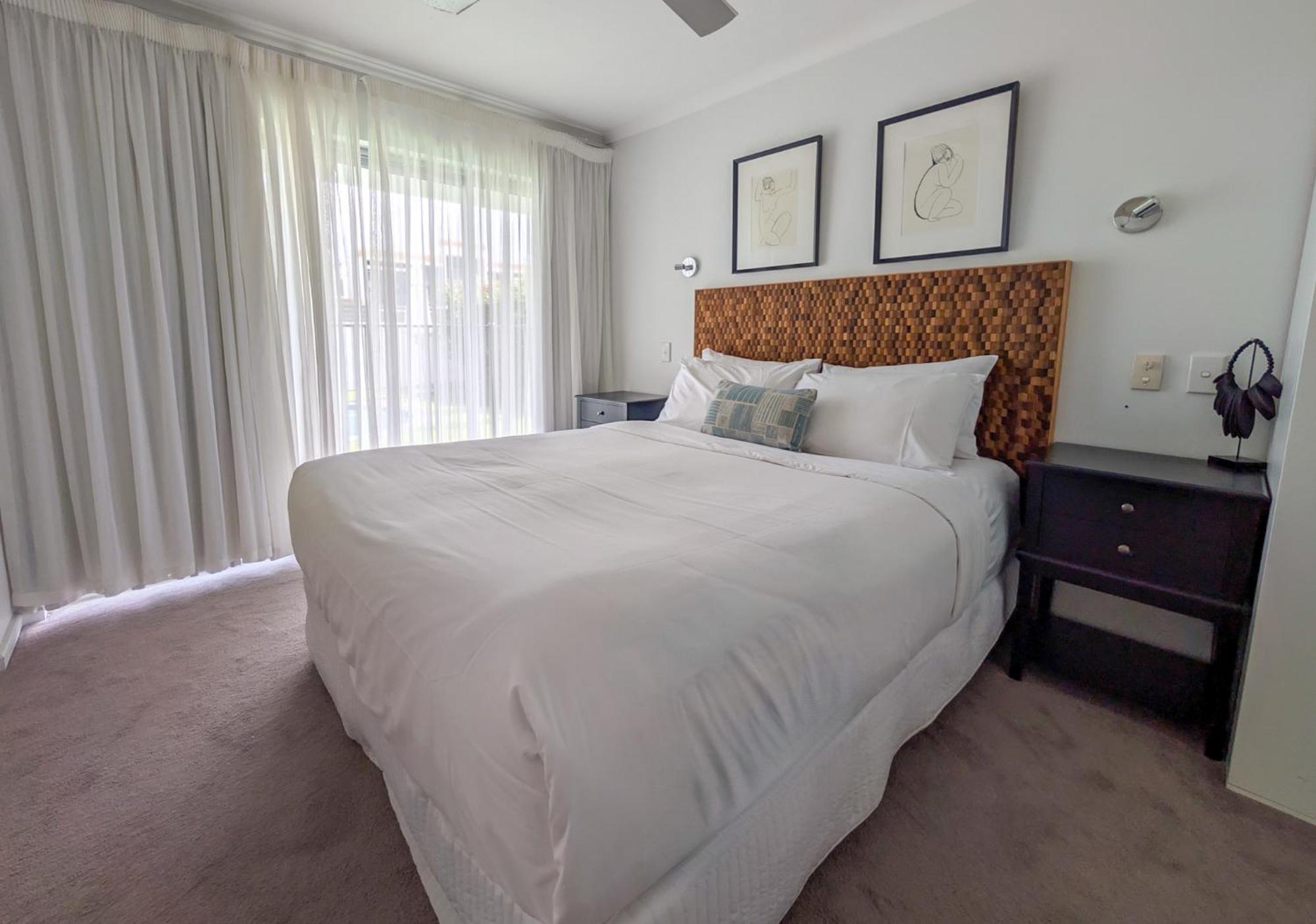 Noosa Parade Holiday Inn מראה חיצוני תמונה