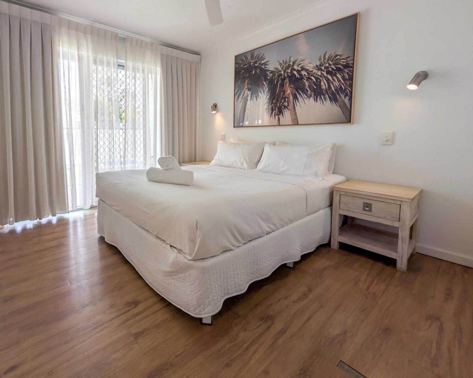 Noosa Parade Holiday Inn מראה חיצוני תמונה