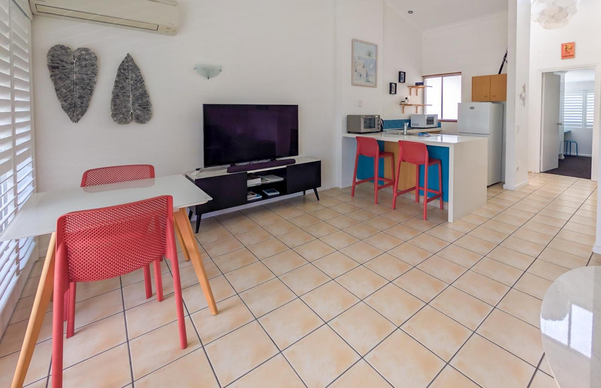 Noosa Parade Holiday Inn מראה חיצוני תמונה